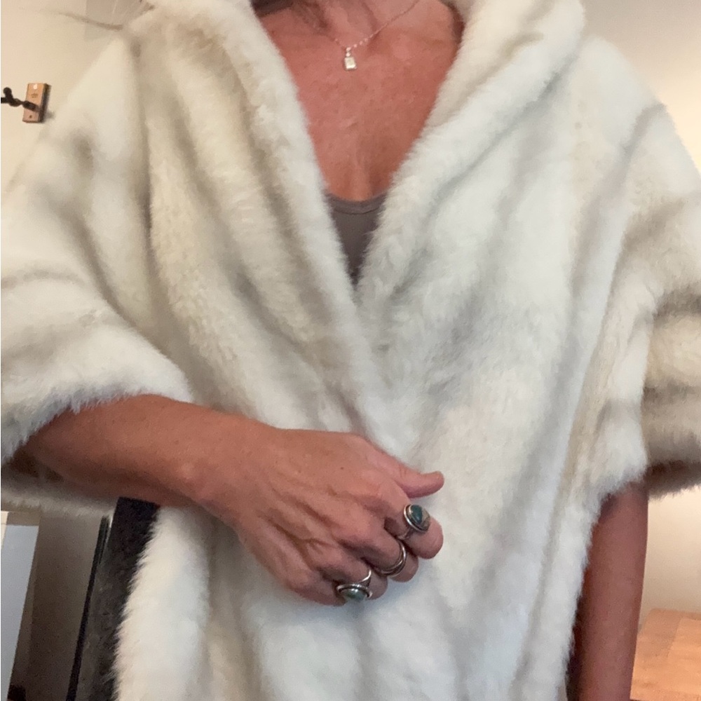 Vintage White Faux Fur Cape stole